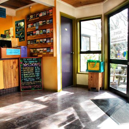 Tasman Bay Backpackers Hostel Nelson Bagian luar foto
