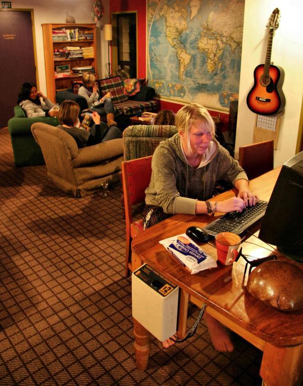 Tasman Bay Backpackers Hostel Nelson Bagian luar foto