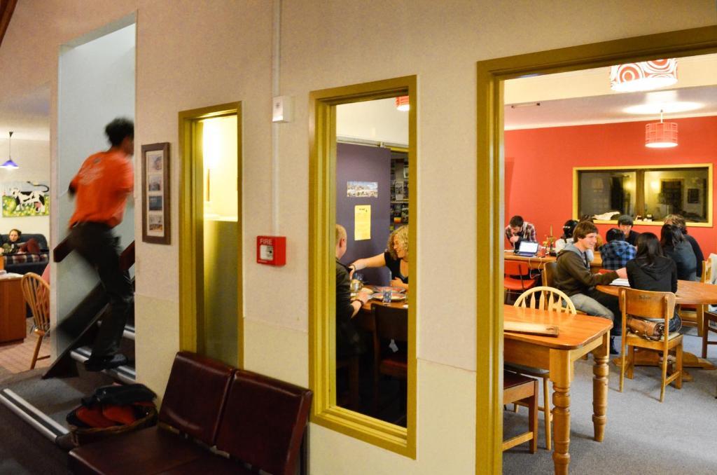 Tasman Bay Backpackers Hostel Nelson Bagian luar foto