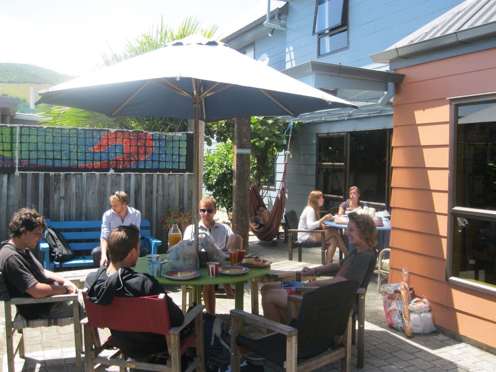 Tasman Bay Backpackers Hostel Nelson Bagian luar foto