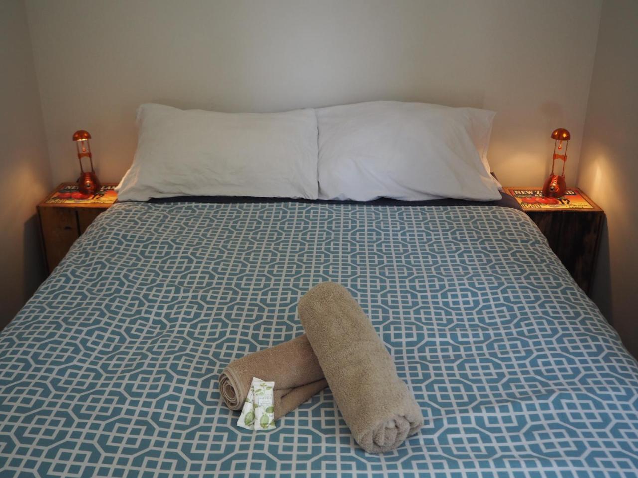 Tasman Bay Backpackers Hostel Nelson Bagian luar foto